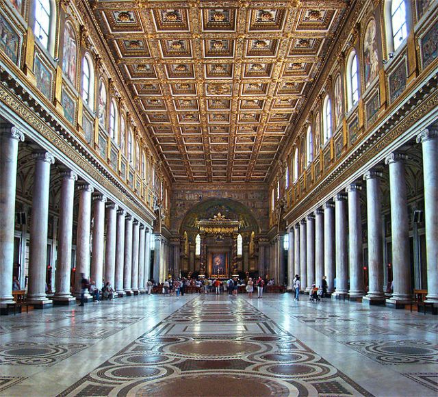 Santa Maria Maggiore: het interieur (foto: Wikimedia)