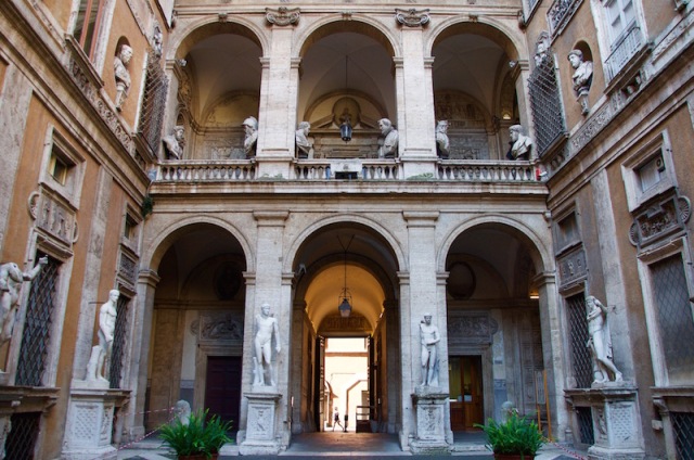 Palazzo-Mattei-Giove-copyright W. van Dijk